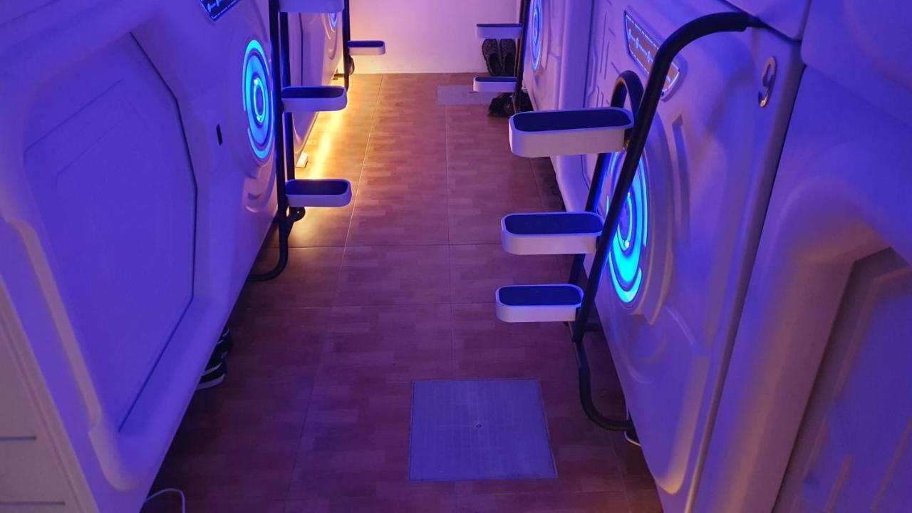 Flor Hostel Capsules Madrid Ngoại thất bức ảnh